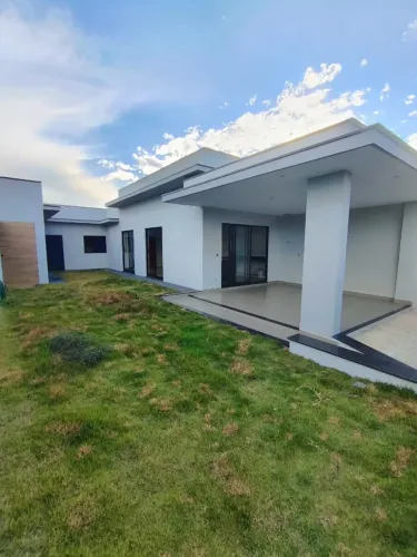 Casa térrea no Portal da Aliança II, com 2 quartos mais escritório!!!
