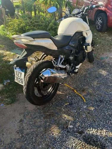 Dafra next mecânica toda em dia , pintura a fazer