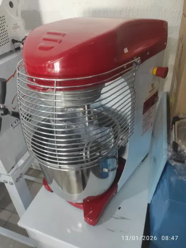 Bh Batedeira planetária industrial 18L braesi 