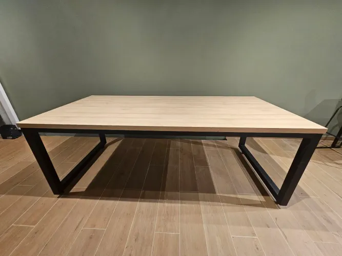 Mesa de jantar industrial