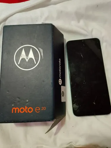 celular com tele quebrada 