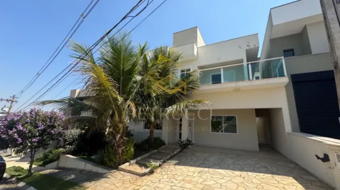 CASA À VENDA NO CONDOMÍNIO LE VILLAGE.