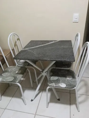 Mesa 4 cadeiras