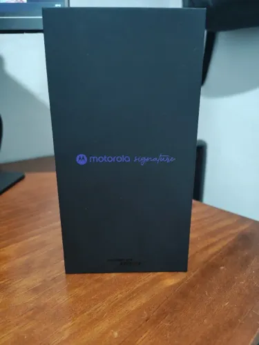  Smartphone Motorola Signature 5G - 512GB 24GB (12GB RAM + 12GB RAM Boost) [LACRADO]