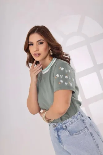 T-shirt feminina bordada