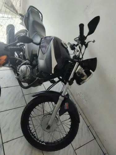 Motos