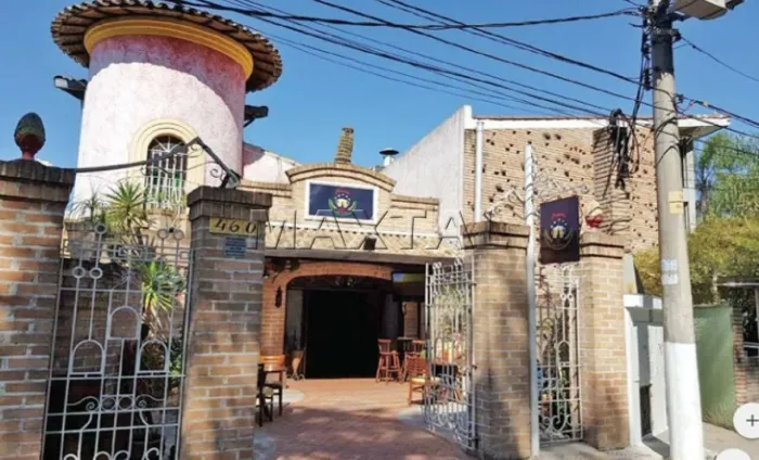 Casa à venda no Jardim São Paulo, com estrutura já pronta para restaurante, bar ou padaria