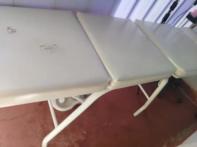 Vende se maca estética