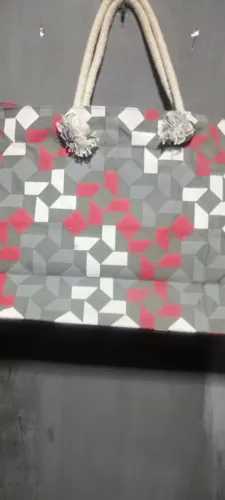 Bolsa sacola ombro e mão