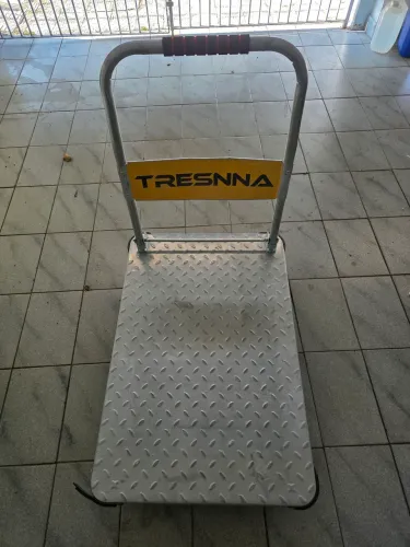 Carrinho de carga com rodas