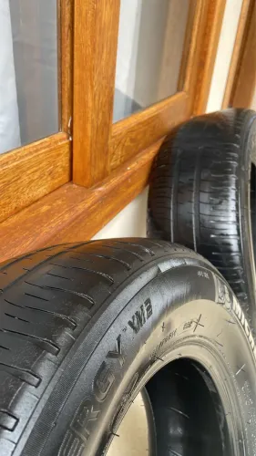 Vendo Pneus Michelin Energy XM2 meia-vida