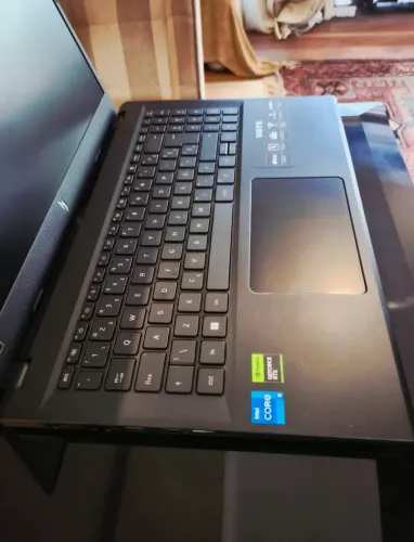 Acer Nitro V15 core i5 8gb RAM ddr5 5600mhz RTX 3050