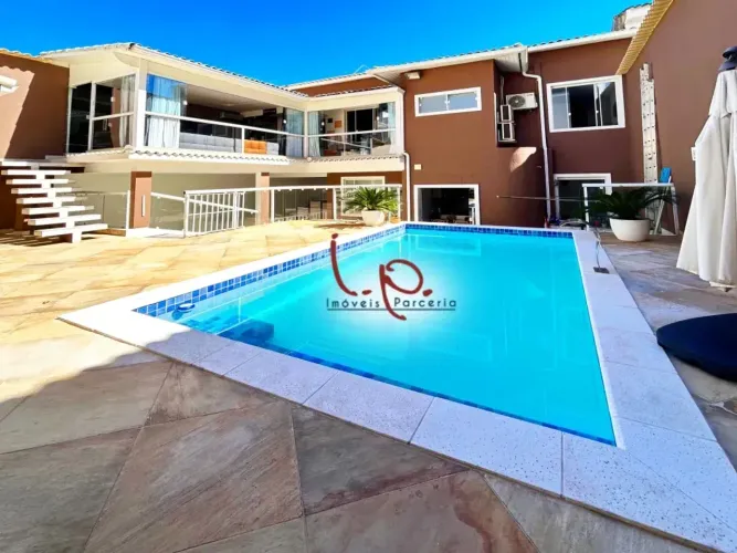 Casa com 4 Qts -3 Suítes, em Condomínio na Ilha do Governador, Próxima ao Plaza Shopping
