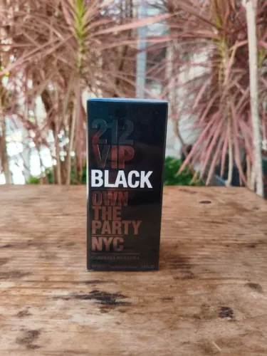 Perfume 212 Vip Black 100ml - Lacrado
