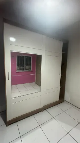 Guarda roupa casal com espelho 