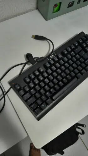 Teclado Dark Avenger preto RGB