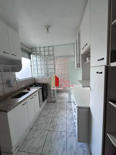 Apartamento com 2 dormitórios para alugar, 56 m² por R$ 2.100,02/mês - Parque São Vicente