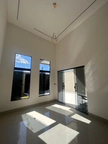 Casa 3 quartos no Balneário Meia Ponte , com quintal e churrasqueira.
