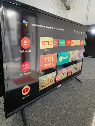 Televisão TCL 32 smart toda perfeita