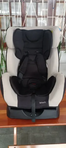 Cadeirinha de bebê para carro 