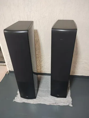 Caixas torre JBL LS80