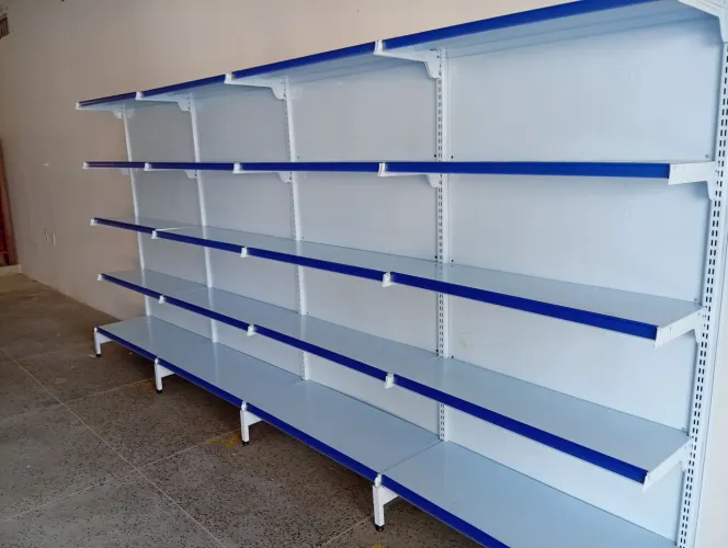 Gôndolas em promoção 