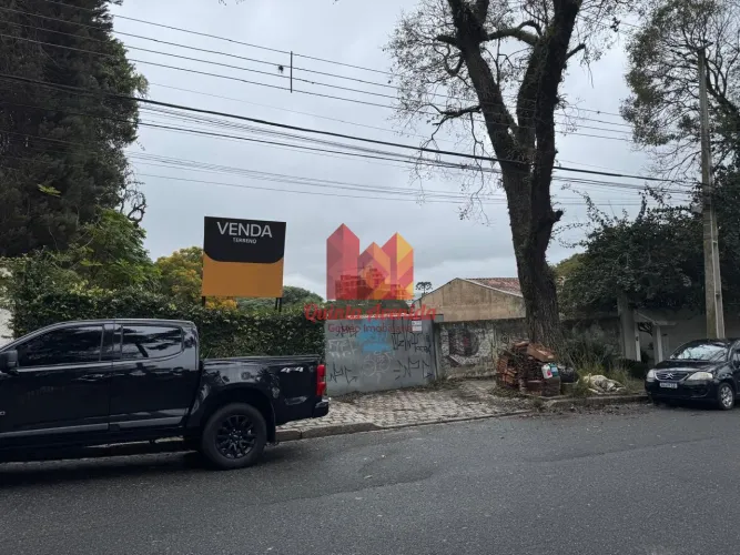 Terreno ZR3, de 424m², à venda no Mercês!