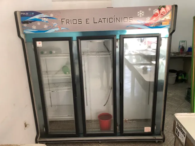 Freezer Expositor Vertical 3 Portas de Vidro para Frios e Laticínios