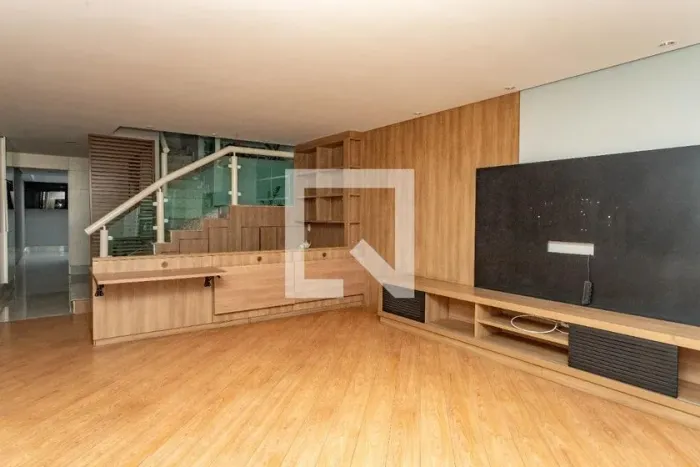 Casa à Venda - Centro, 4 Quartos, 405 m2