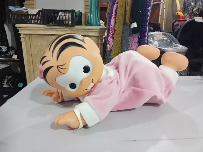 Brinquedo Boneca Baby Mônica Grow que Engatinha