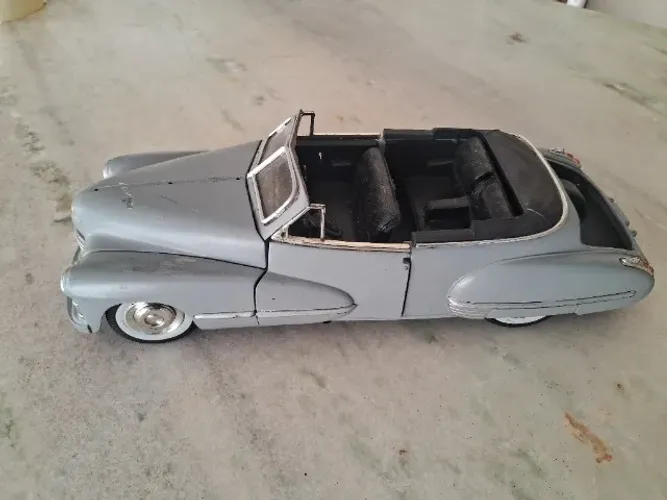 miniatura cadillac 1945 escala 1/18 carrinho para coleção