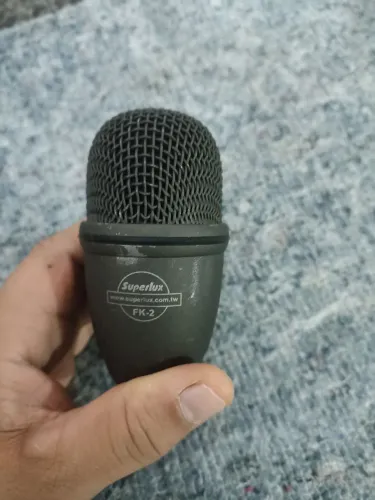 Microfone superlux para bumbo de bateria.