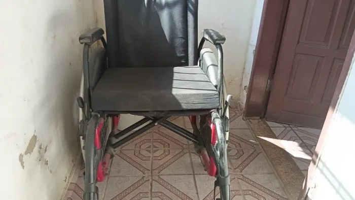 Vendo Cadeira de rodas