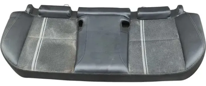 Assento Banco Traseiro Chevrolet Tracker 2021 2022 2023 Preto