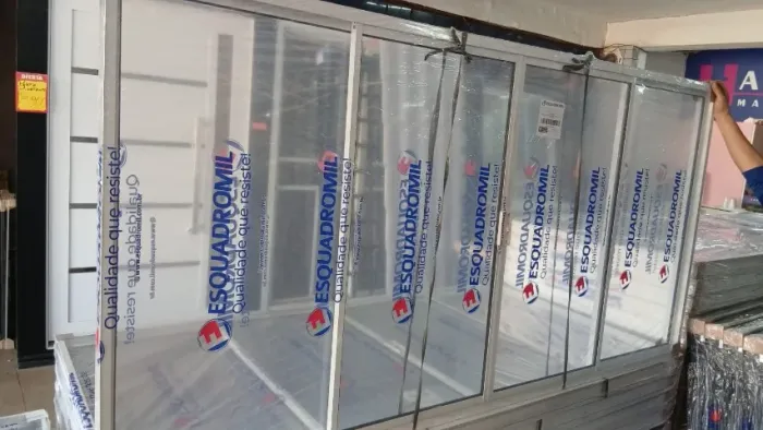 Janela 2 metros aluminio branca 4 folhas promoção a vista R$800