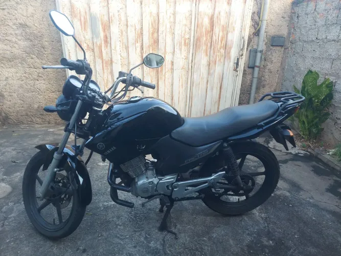 Moto Yamaha factor 2012 por 7.800