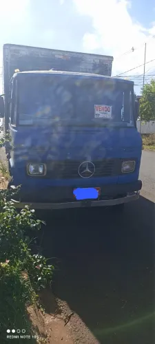 Vende caminhão baú !
