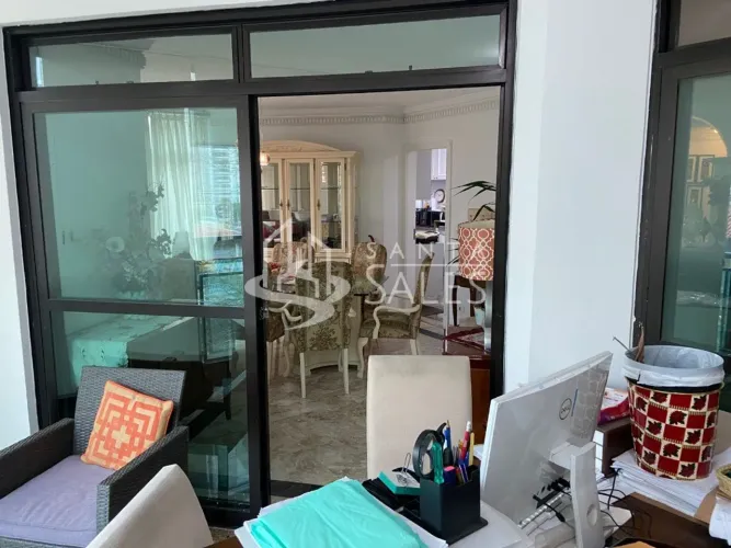 Apartamento em Pacaembu com 230m²