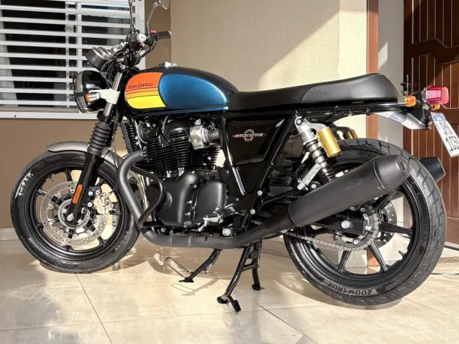 Royal Enfield Interceptor 650 Custom 2025/2026 | 11.000 km | Muito bem cuidada