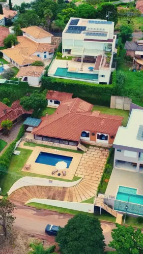 Imóvel rustico e mobilhado em Escarpas do Lago , possui 5 suítes, piscina e jacuzzi - Capi
