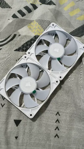 Kit com 2 Ventoinhas Corsair RS140 ARGB, 140mm, PWM, Branco - CO-9050187-WW