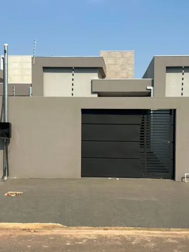 ?549.000 Casa no Bairro Ipase- Várzea Grande com piscina VENDE-SE ?Localizada a 03 min
