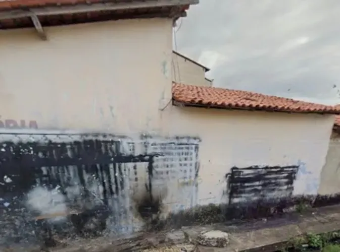 ? CASA À VENDA!