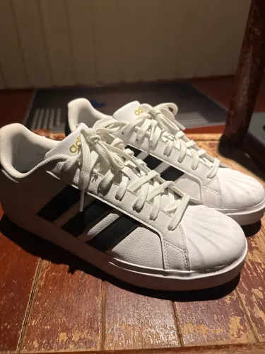 Tênis Adidas 42
