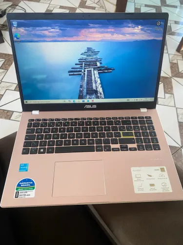 Vendo notebook ASUS pra vender logo semi novo