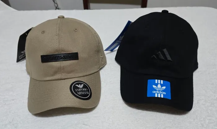 Bonés da Empório Armani e Adidas 