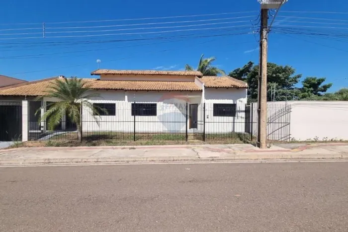 Casa no bairro Novo Horizonte com 3 quartos