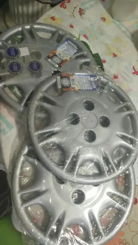 Calota de Fiat uno com aro 13 
