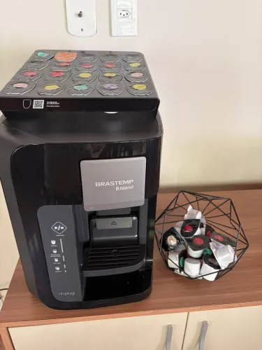 Máquina de bebidas em capsulas Brastemp Bblend