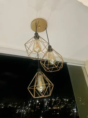 Pendente/luminária três lâmpadas.